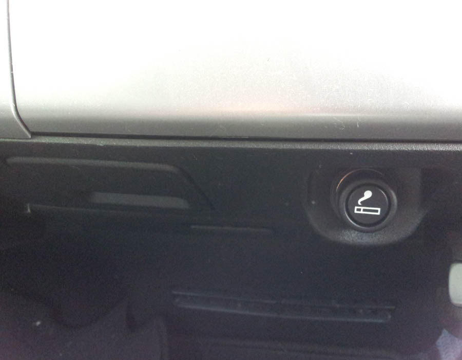 Honda FRV I-VTEC SE cigarette-lighter